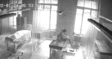Un “muerto” vuelve a la vida y sale caminando de la morgue en Rusia (VIDEO)