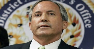 Fiscal general de Texas propone armar a los maestros para evitar masacres en las escuelas