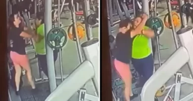 VIDEO: Dos mujeres se agarraron a golpes y rompieron espejo del gimnasio por no compartir una máquina