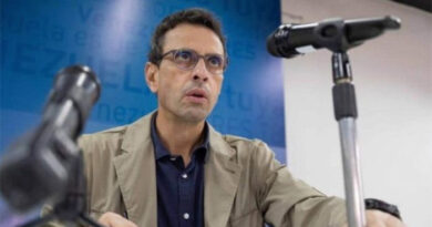 Capriles: Es responsabilidad de Maduro garantizar salarios y pensiones justas